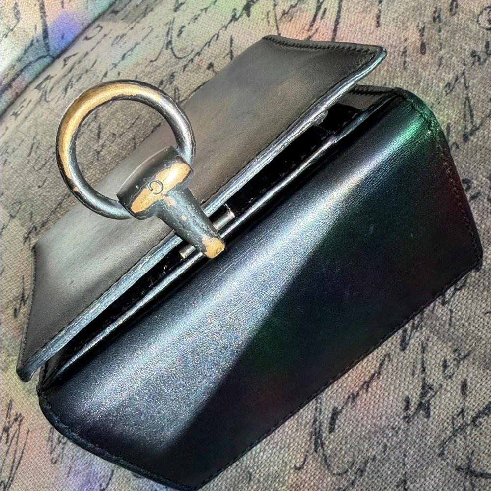 Gucci Black Leather Bifold Wallet w. Brass Ring Horsebit Accent Hardware Vintage